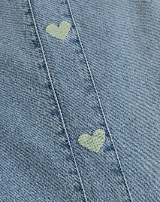 CORAZÓN LATERAL DENIM MOM SHORT PISTACHO