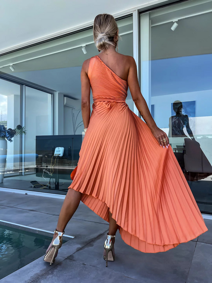 ELLA | Vestido midi de un hombro plisado
