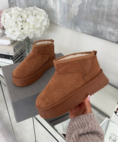 Botas de plataforma Della color castaño