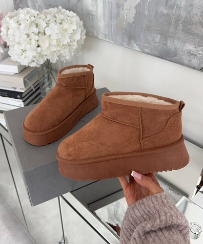 Botas de plataforma Della color castaño