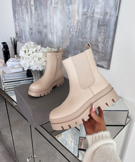 Botines Chelsea Nora cortos en beige