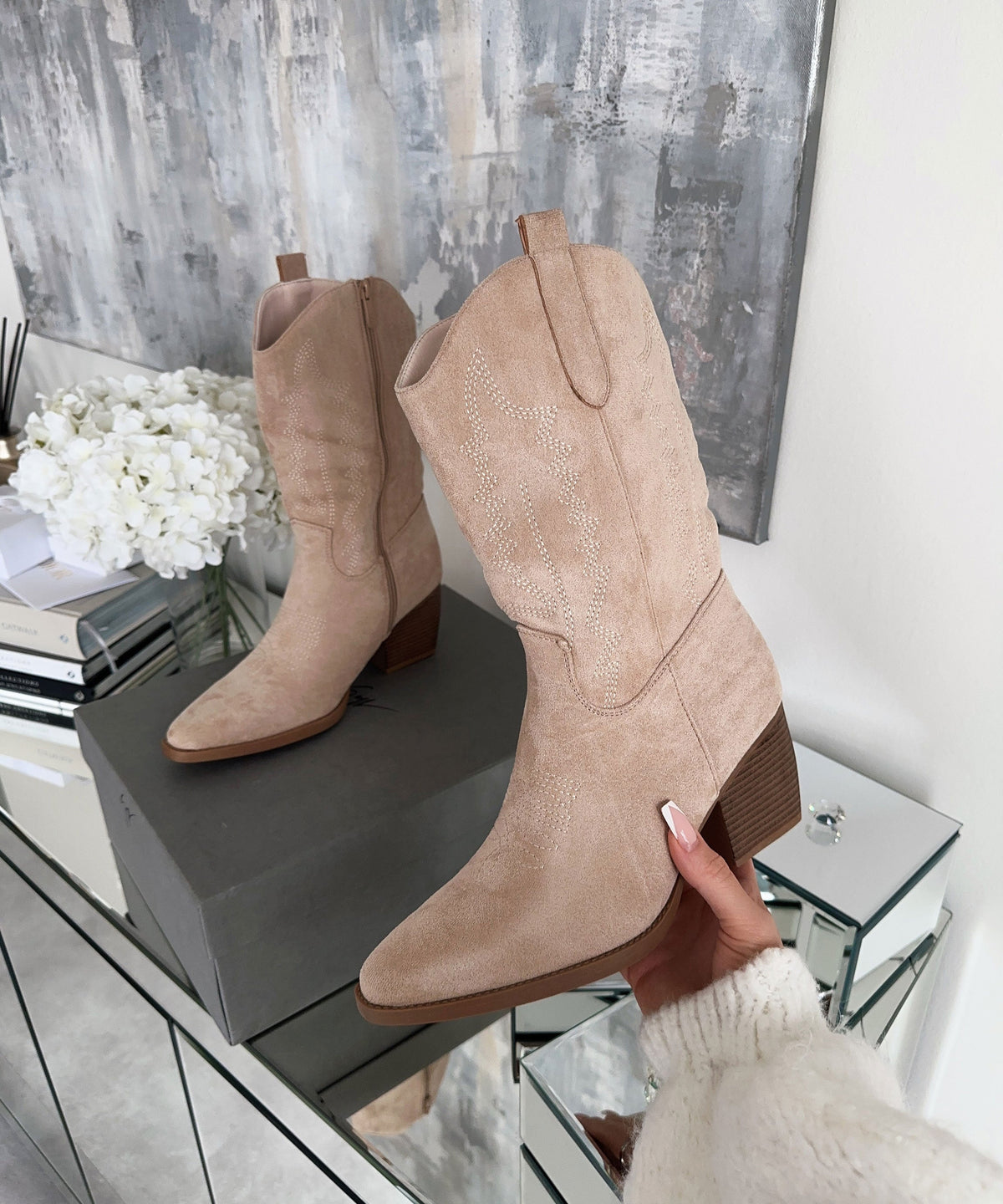 Botas cowboy Selenay beige de caña midi