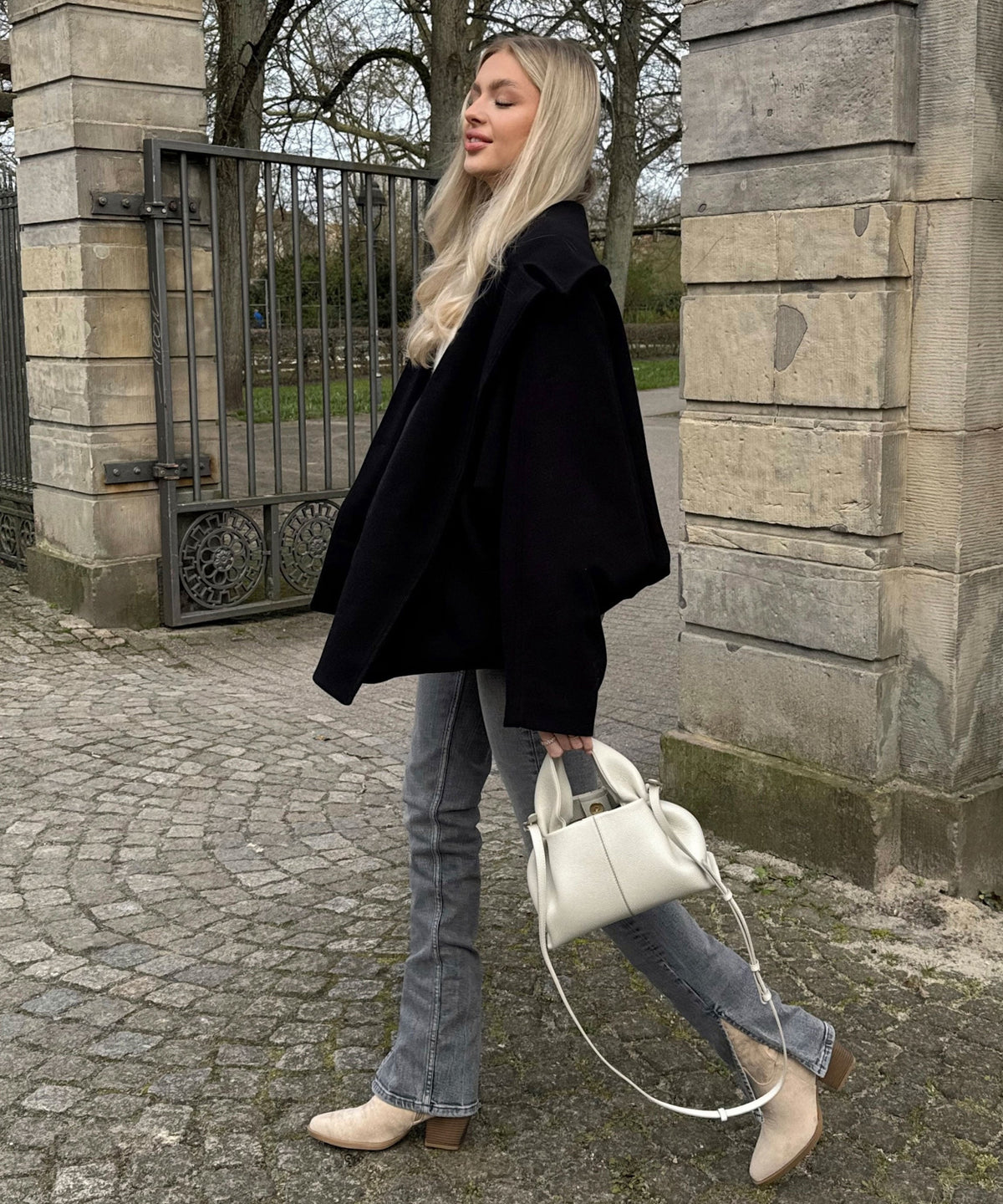 Botas cowboy Selenay beige de caña midi