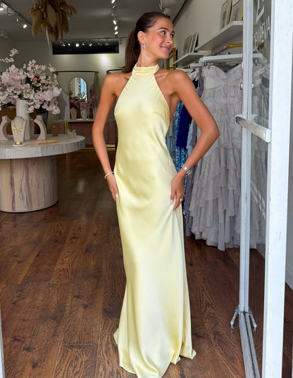 ZEYNEP | Vestido maxi de satén elegante con escote halter
