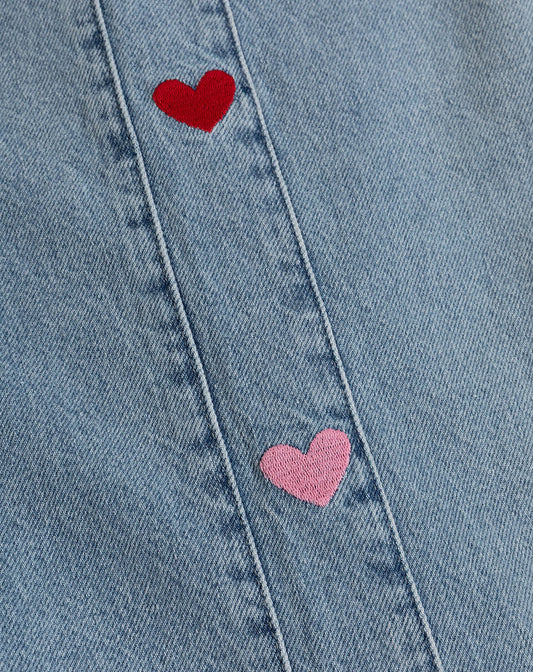 CORAZÓN LATERAL DENIM MOM SHORT ROJO ROSA