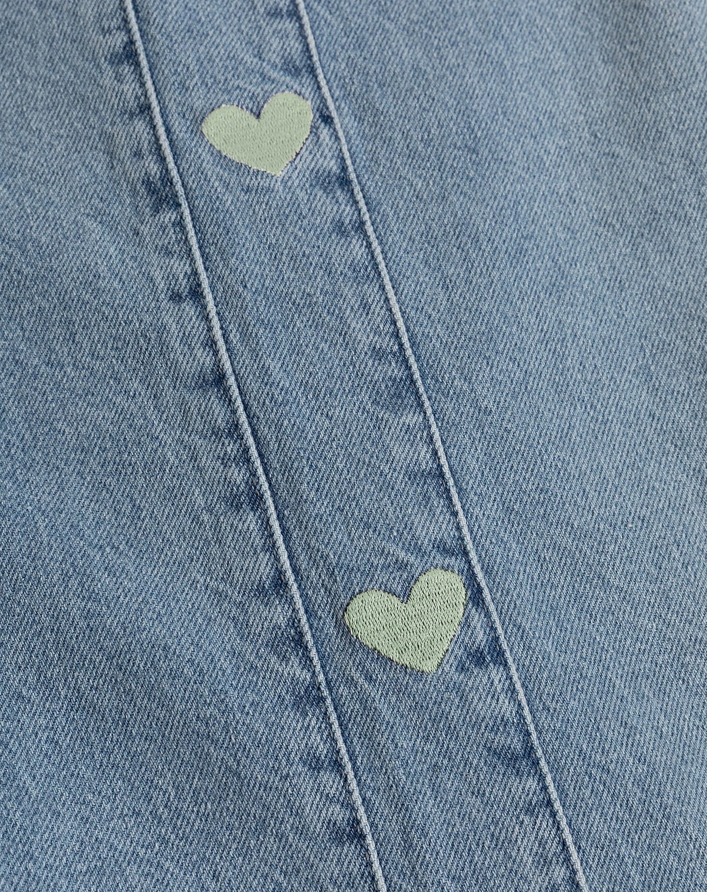 CORAZÓN LATERAL DENIM MOM SHORT PISTACHO