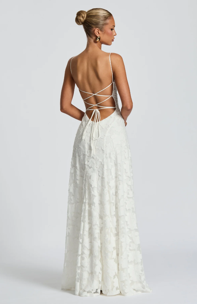 SOFIA | Vestido maxi de encaje elegante