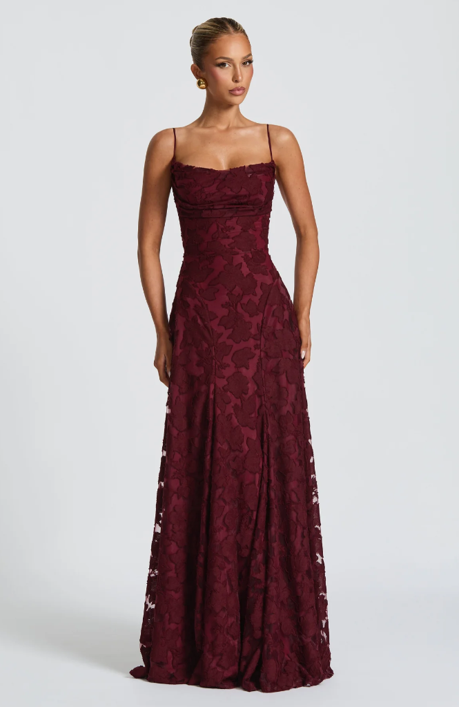 SOFIA | Vestido maxi de encaje elegante