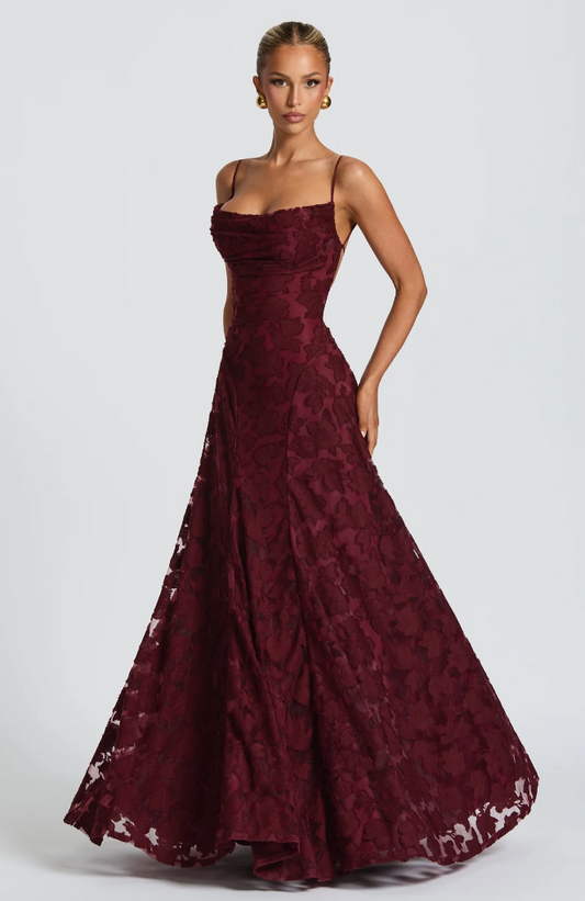 SOFIA | Vestido maxi de encaje elegante