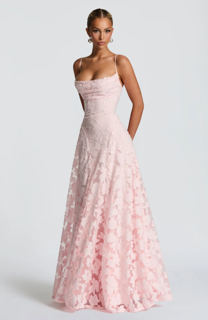 SOFIA | Vestido maxi de encaje elegante
