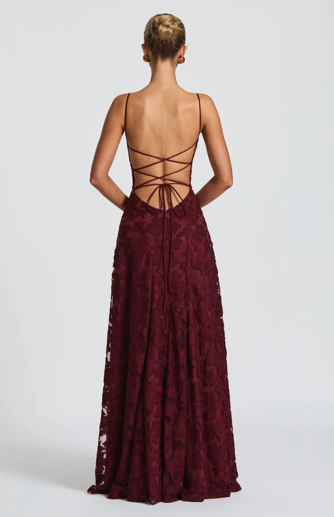SOFIA | Vestido maxi de encaje elegante