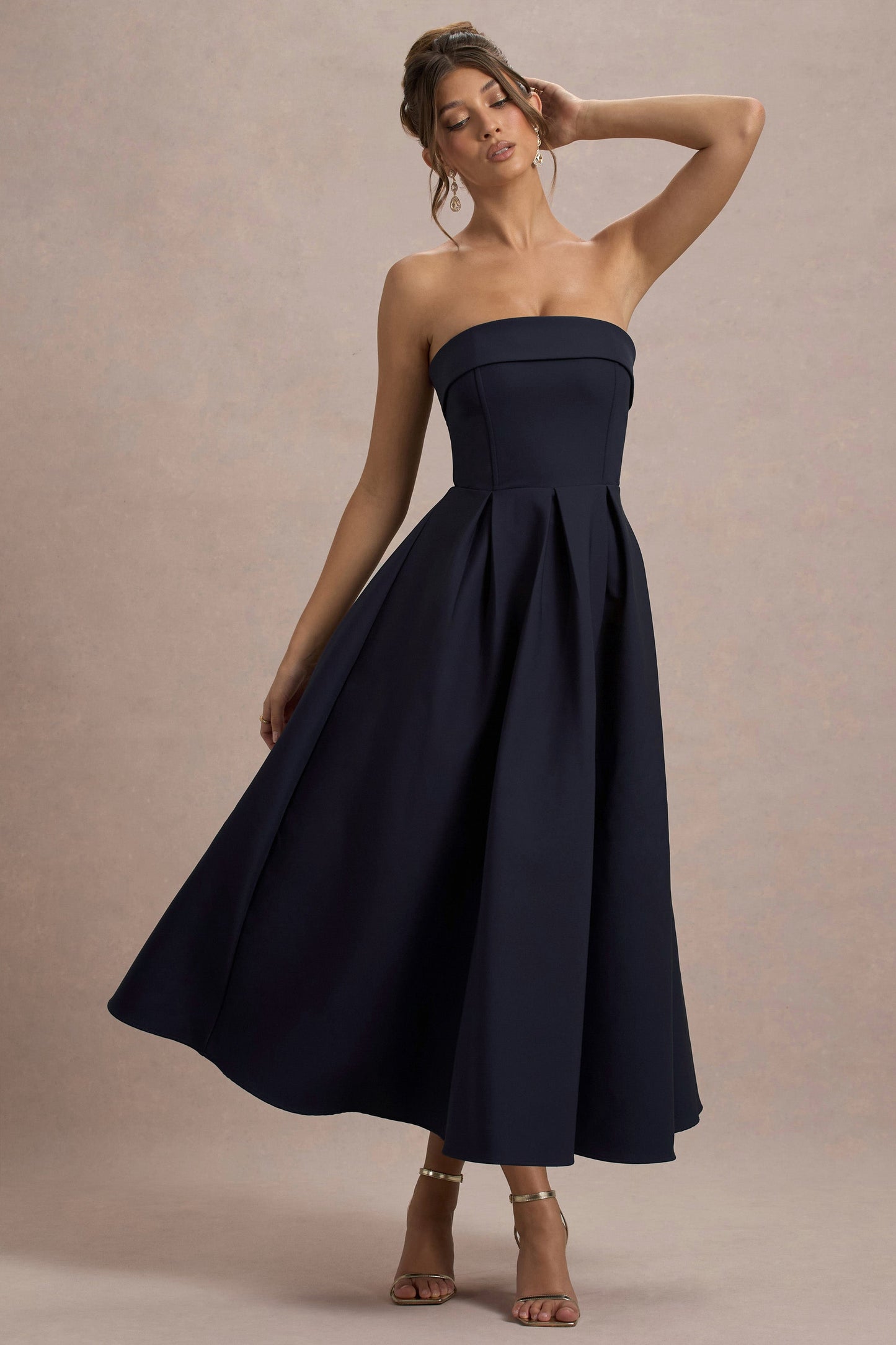 ANNE | Vestido midi elegante con escote en hombros descubiertos