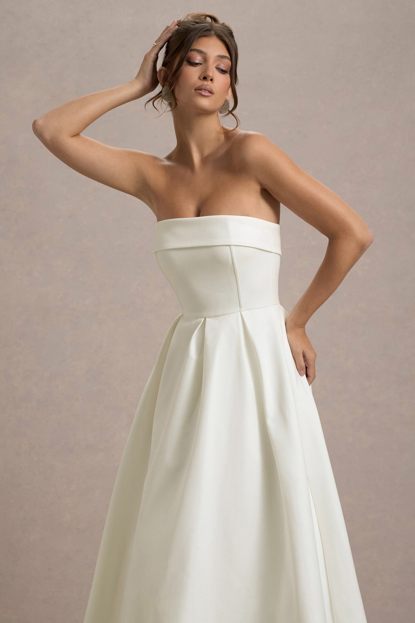 ANNE | Vestido midi elegante con escote en hombros descubiertos