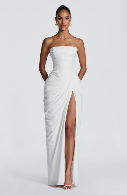 HANNAH | Vestido maxi elegante con drapeado y abertura alta