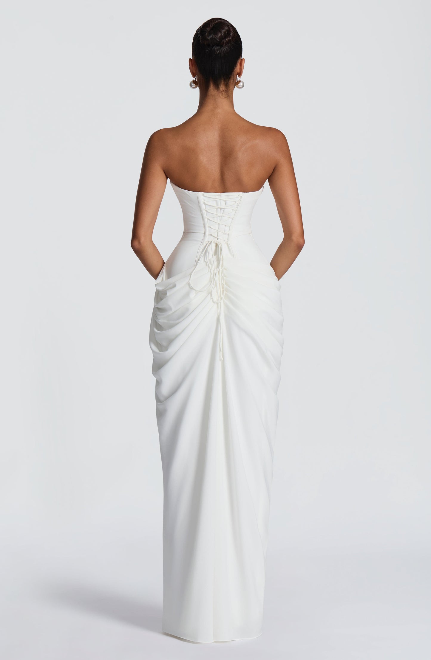 HANNAH | Vestido maxi elegante con drapeado y abertura alta