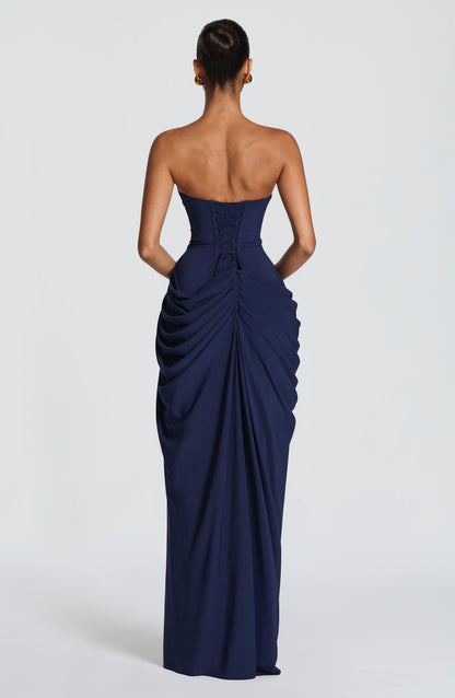 HANNAH | Vestido maxi elegante con drapeado y abertura alta
