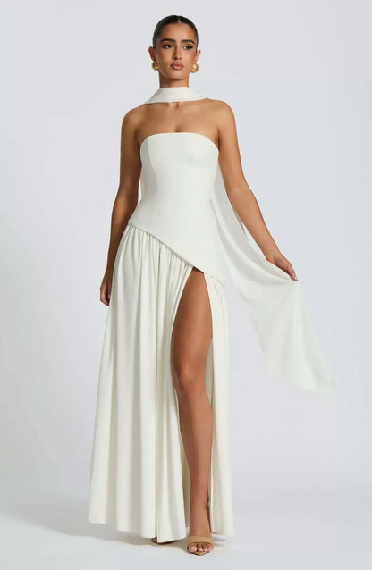 LINA | Vestido maxi sin tirantes con abertura alta