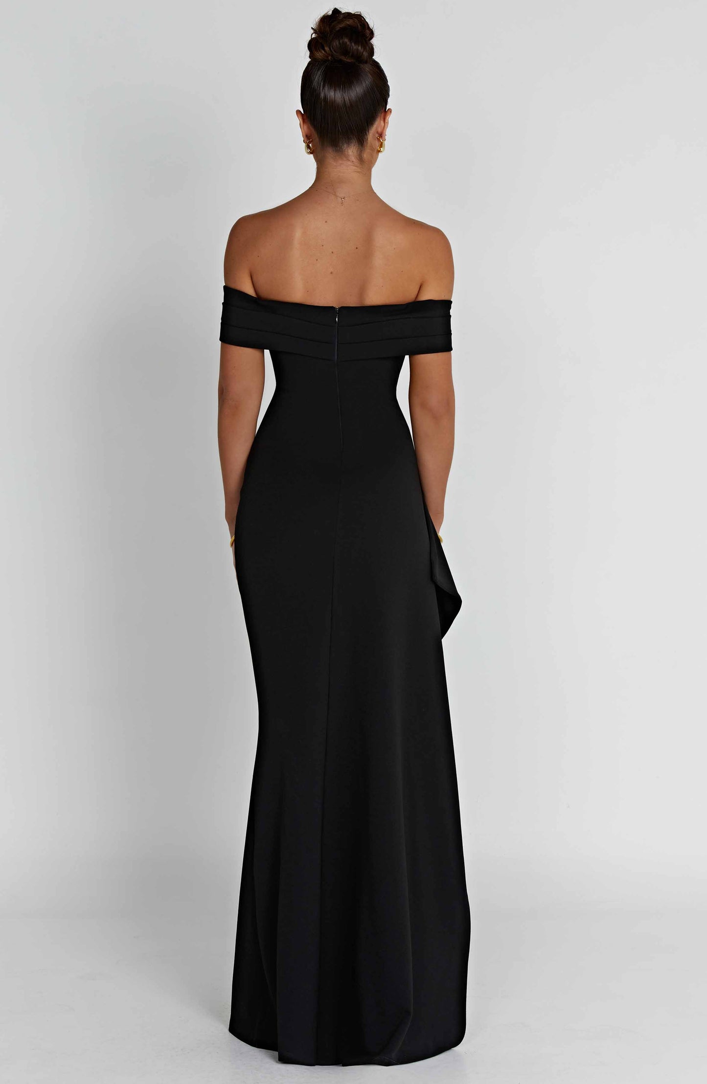 KIM | Vestido maxi de satén sin hombros