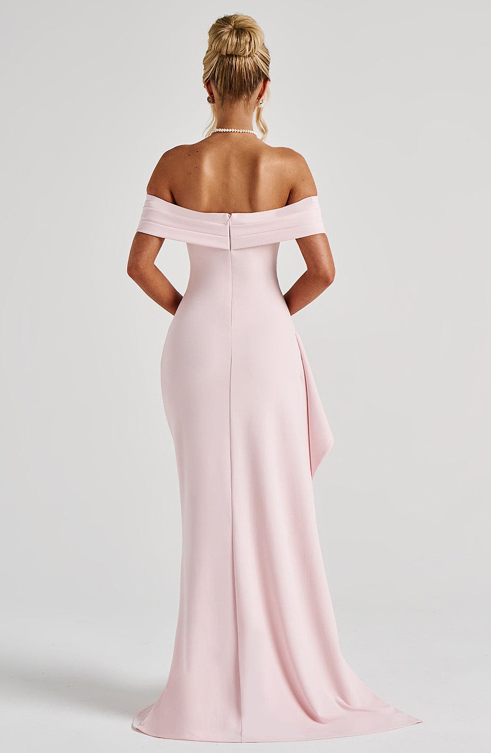 KIM | Vestido maxi de satén sin hombros