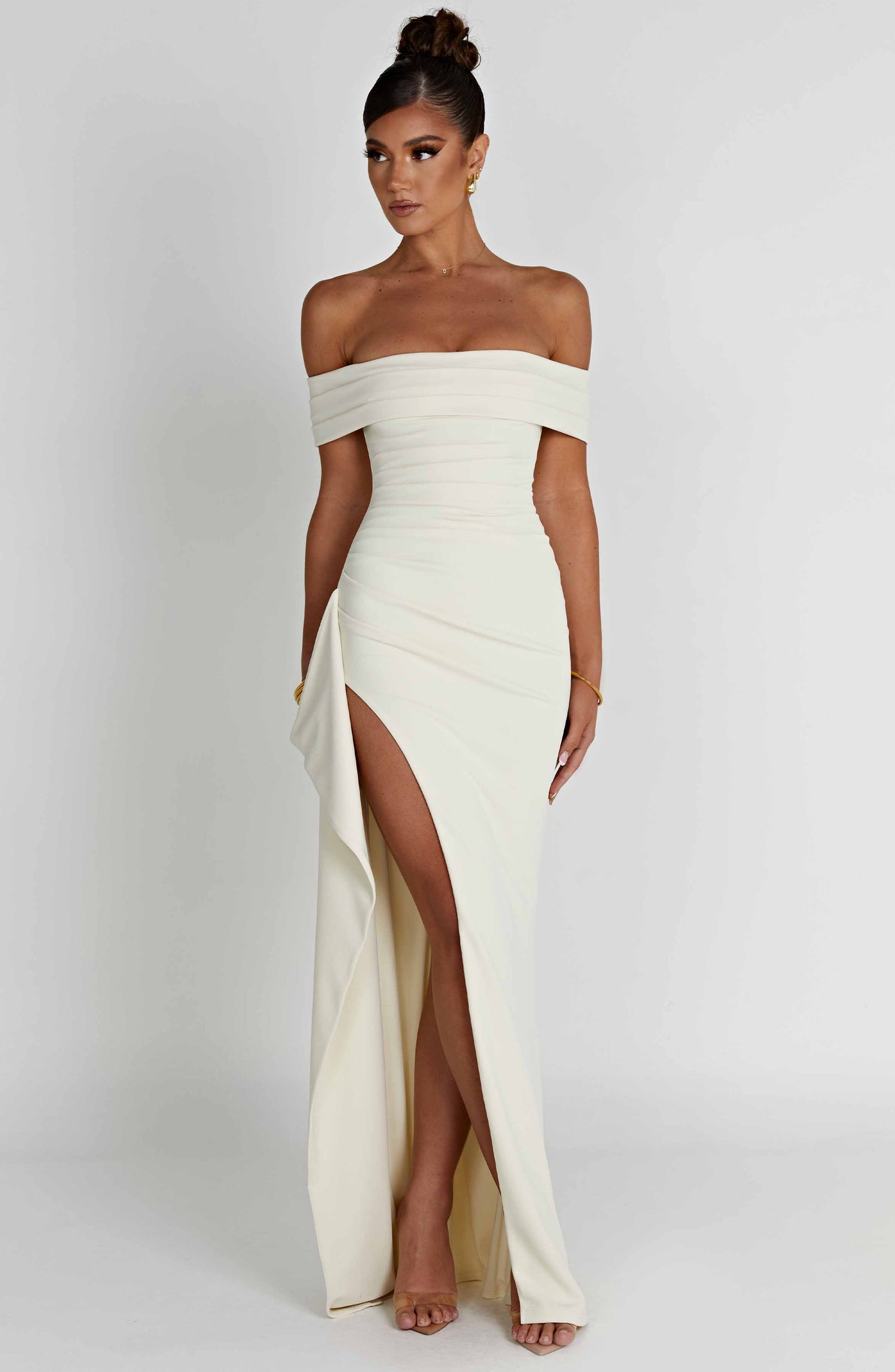 KIM | Vestido maxi de satén sin hombros