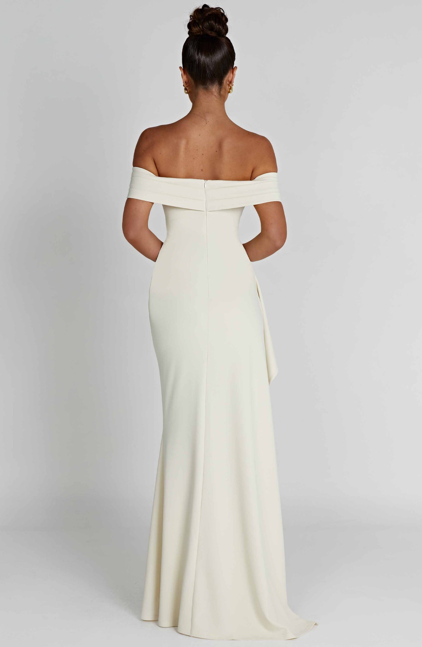 KIM | Vestido maxi de satén sin hombros