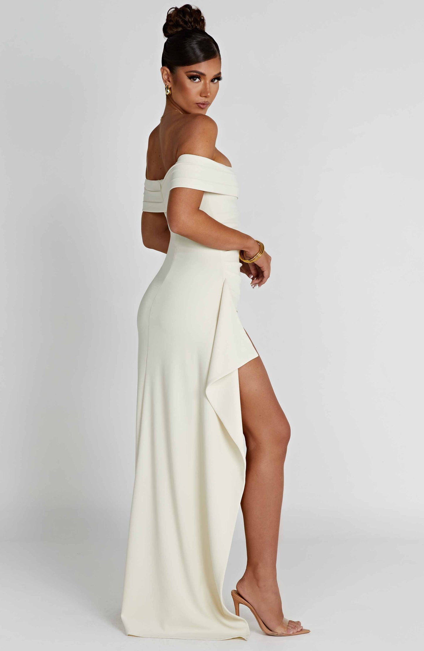 KIM | Vestido maxi de satén sin hombros