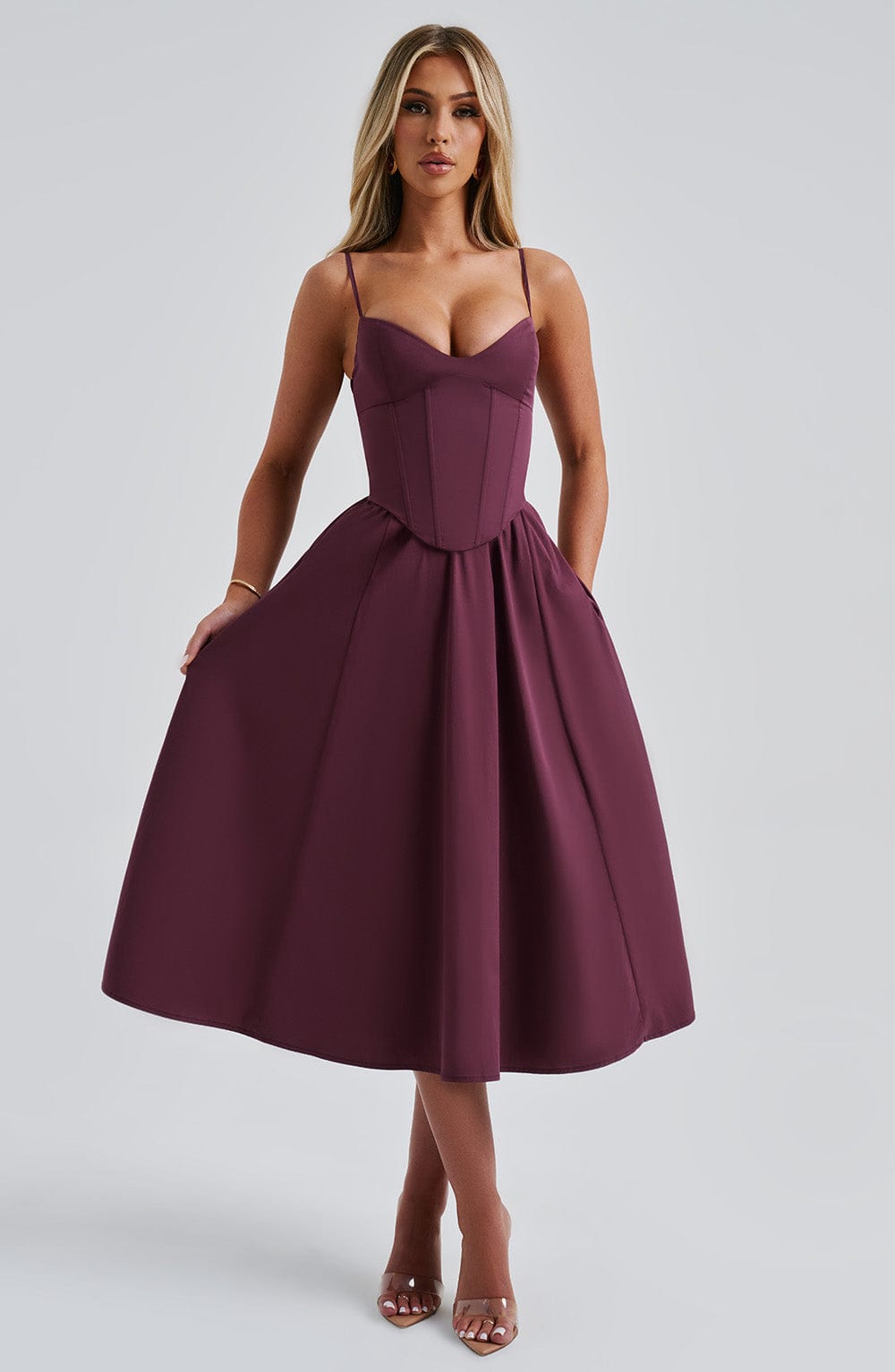 MAILEEN | Vestido midi elegante con estilo corsé