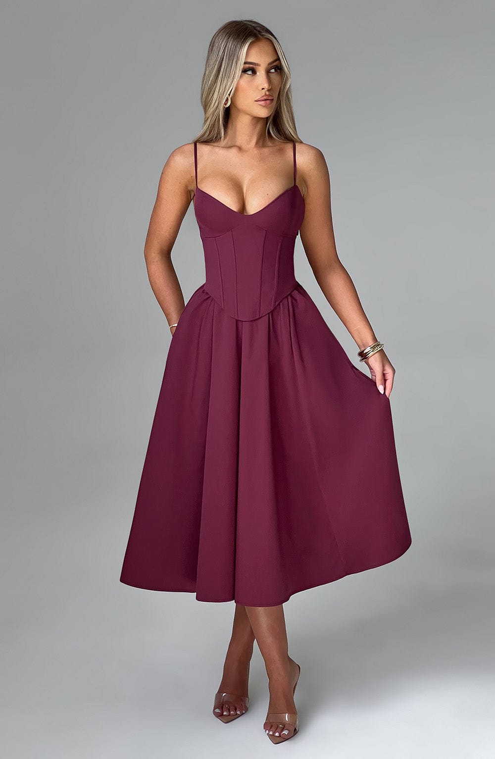 MAILEEN | Vestido midi elegante con estilo corsé