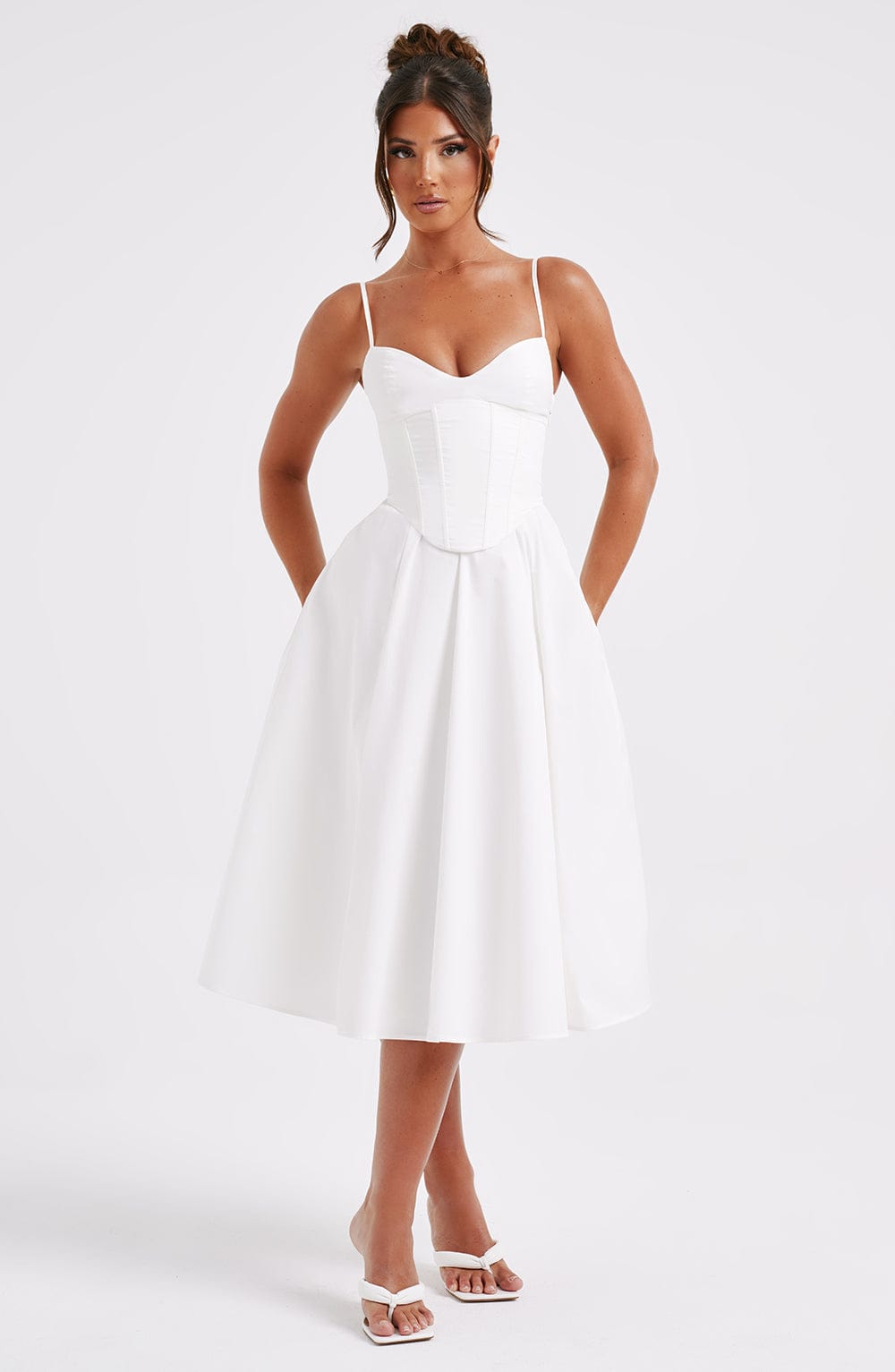 MAILEEN | Vestido midi elegante con estilo corsé