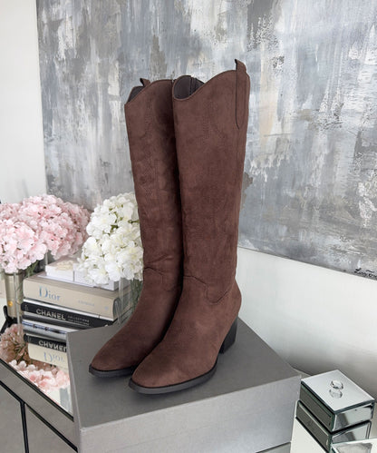 Bota vaquera Selenay alta de color marrón oscuro