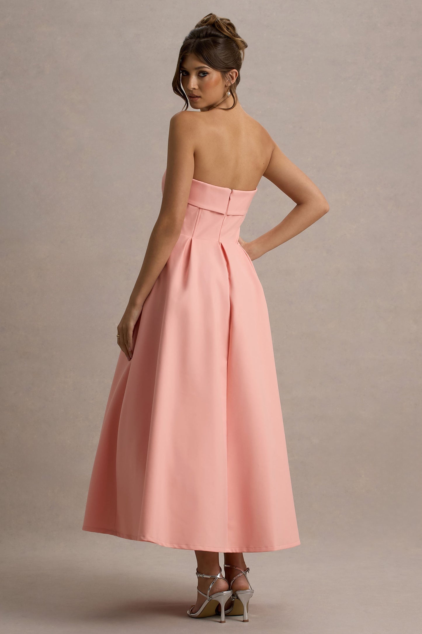 ANNE | Vestido midi elegante con escote en hombros descubiertos